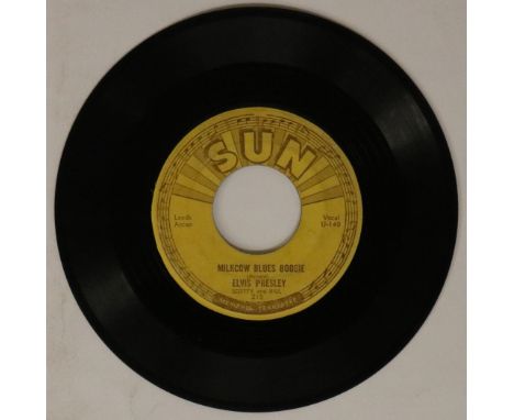 ELVIS PRESLEY - SUN 215 (7") - MILKCOW BLUES BOOGIE. The original US Sun 45 of Milkcow Blues Boogie c/w You're A Heartbreaker