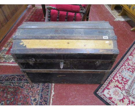 Dome top trunk