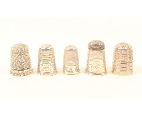 Five English silver thimbles, comprising; a Queen Victoria commemorative with crown and 'Queen Victoria Born May 24 1819/Asce