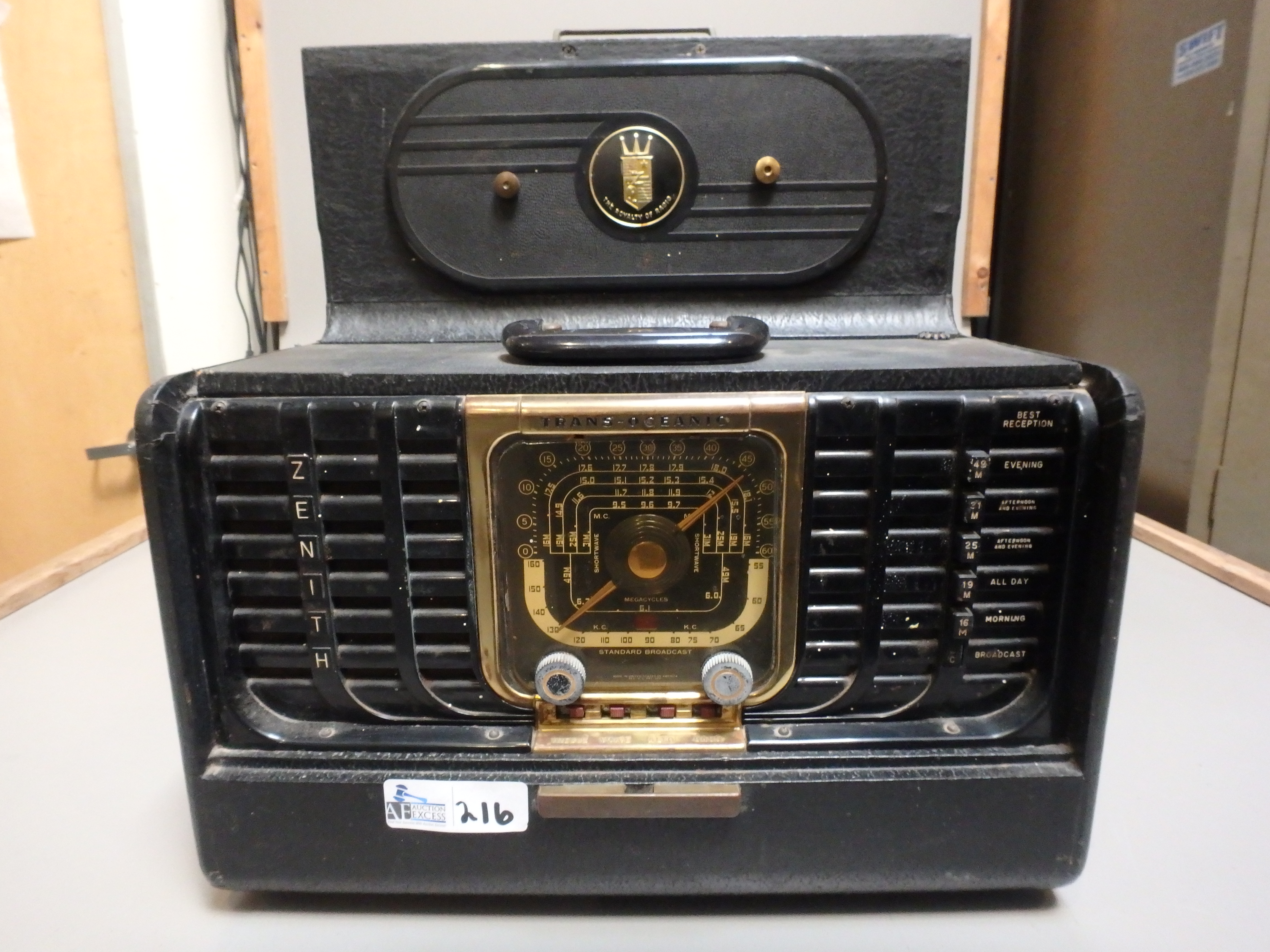 VINTAGE ZENITH "THE ROYALTY OF RADIO" TRANSATLANTIC RADIO