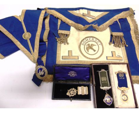 ASSORTED MASONIC &amp; R.A.O.B. COLLECTABLES  comprising a Masonic Wellington School Somerset Lodge No.7230 silver gilt and e