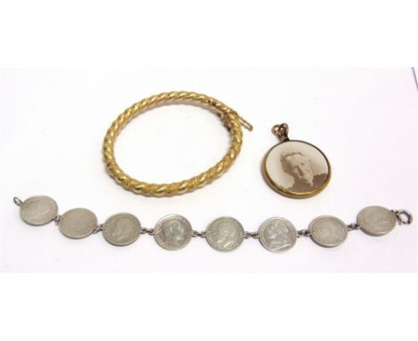 A MODERN BANGLE AND OTHER ITEMS comprising; a hollow gold part-floral chased, matt and rope-twist bangle, indistinctly marked