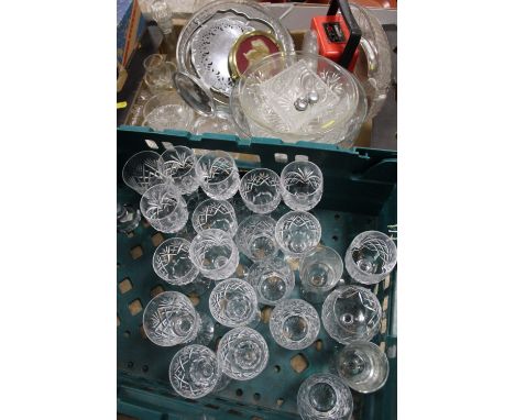 THREE TRAYS OF GLASSWARE TO INCLUDE A LITEMASTER LANTERN 