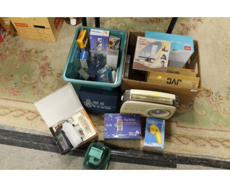 TWO BOXES OF ASSORTED ELECTRICALS TO INCLUDE A VINTAGE BUSH RADIO, MOBILE PHONES ETC