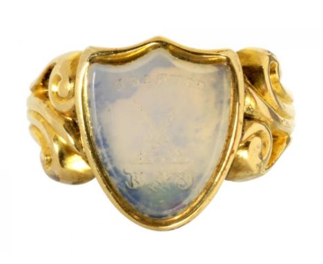 A VICTORIAN GOLD SIGNET RING, 19TH C  with agate shield intaglio, unmarked, 4g, size G ++Slight wear and scratches