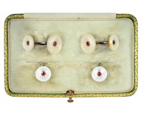 AN AUSTRO HUNGARIAN RUBY, MOTHER OF PEARL AND GOLD DRESS SET BY JULIUS HUGLER, VIENNA, EARLY 20TH C  cufflinks 1.3cm, control