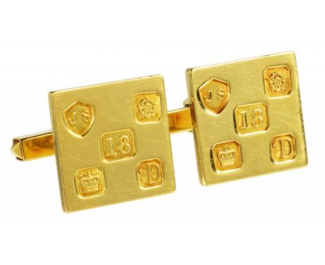 A PAIR OF 18CT GOLD SQUARE CUFFLINKS  1.7cm, Sheffield 1921, 23g ++In good condition