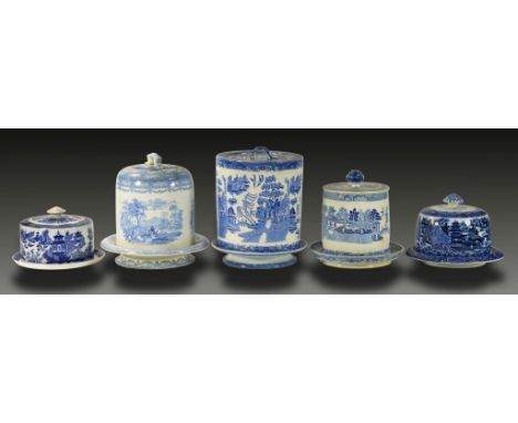 A RIDGWAY BLUE PRINTED EARTHENWARE HUMPHREYS CLOCK PATTERN CHEESE DISH AND COVER, C1880 30cm h and four contemporary Willow p