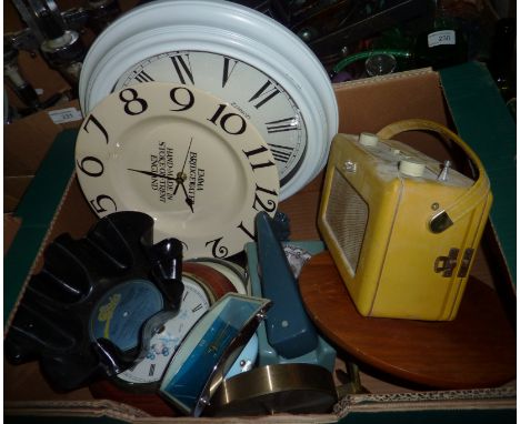 Robert's Radio, Emma Bridgewater ceramic clock, trim phone etc