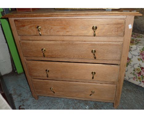 Light oak chest of 4 drawers