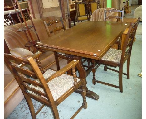 Oak draw leaf table with set of 4 (3+1) dining chairs