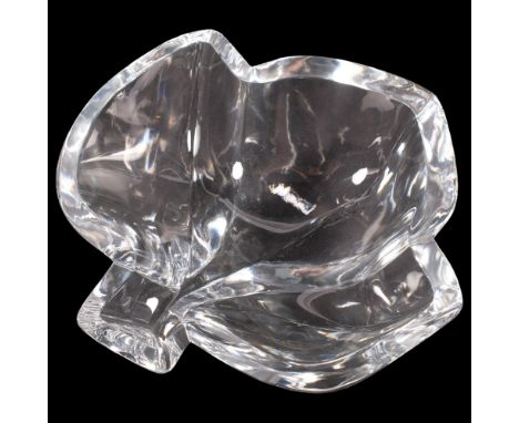 A large Orrefors glass leaf-shape bowl by Lars Hellsten. Orrefors LH4355-13, 26cm across 