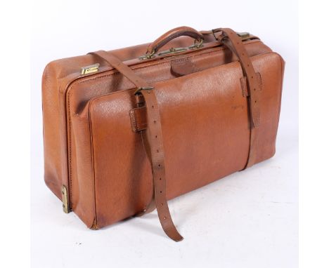 A Vintage leather Gladstone bag, no maker's marks or identifiable labels, approx 62cm x 34cm x 24cm 