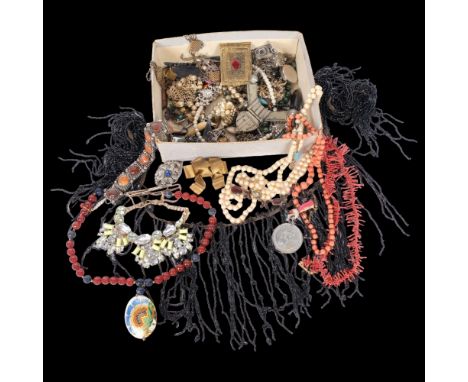 A quantity of mixed Vintage and later costume jewellery, coral necklace, panel bracelet, etc 