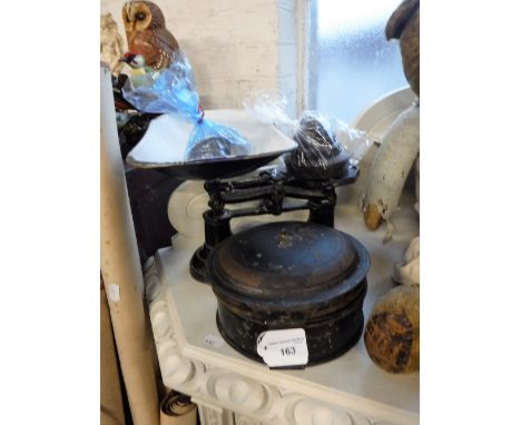 A VICTORIAN SPICE TIN and a set of kitchen scales