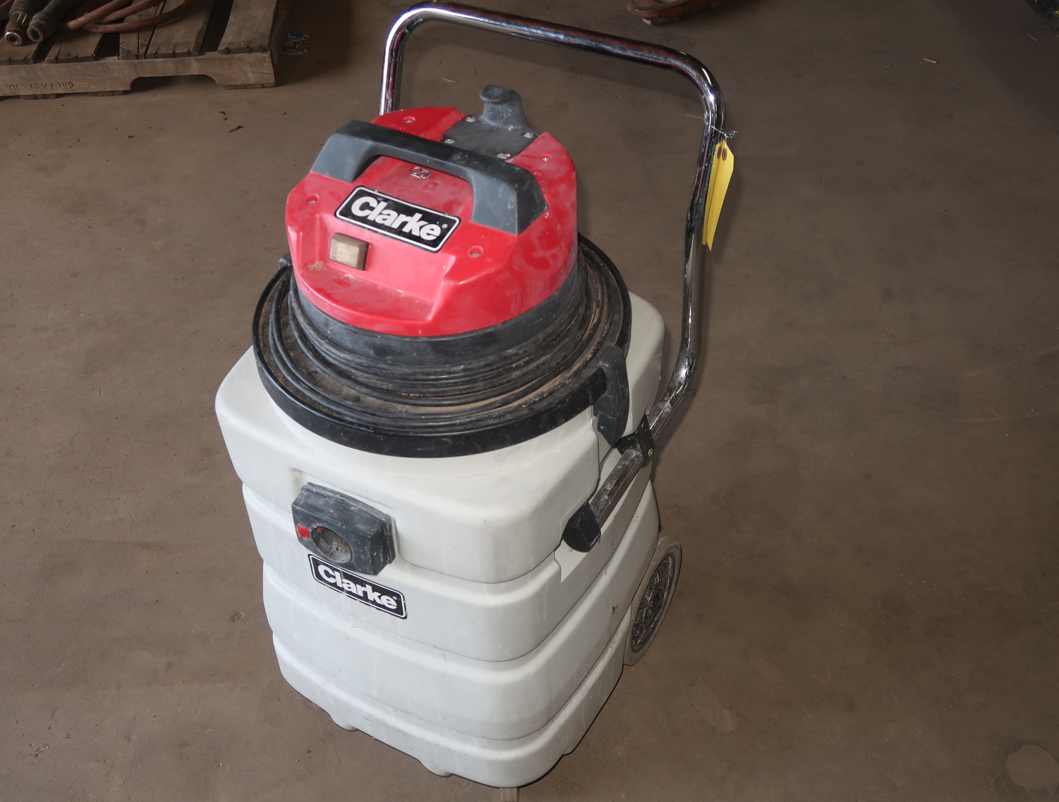 CLARKE WET/DRY VACUUM W/ HOSE MDL. P.T.V.15
