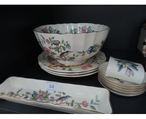 A selection of ceramics including Aynsley and Royal Worcester