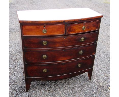 REGENCY MAHOGANY BOW FRONTED CHEST WITH TWO SHORT, THREE GRADUATED LONG DRAWERS, ON SPLAYED FEET (103cm x 103cm x 49.5cm OVER