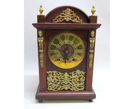 VICTORIAN MAHOGANY CASED MANTEL CLOCK WITH AN EIGHT DAY MOVEMENT, BRASS CHAPTER RING WITH ROMAN NUMERALS TOGETHER WITH OTHER 