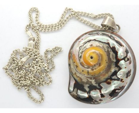 925 silver shell pendant necklace, chain L: 30 cm, combined 27g. P&amp;P Group 1 (£14+VAT for the first lot and £1+VAT for su