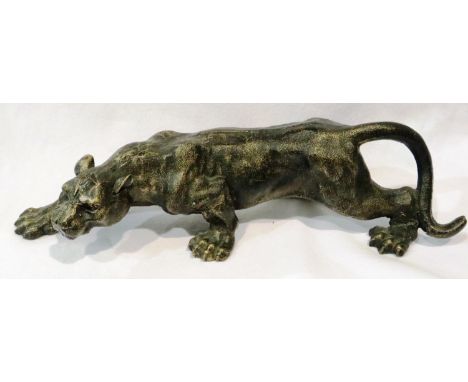 Cast metal stalking tiger, L: 42 cm. P&amp;P Group 3 (£25+VAT for the first lot and £5+VAT for subsequent lots) 