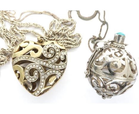 Two silver pendant necklaces, combined 29g. Largest chain L: 27 cm. P&amp;P Group 1 (£14+VAT for the first lot and £1+VAT for