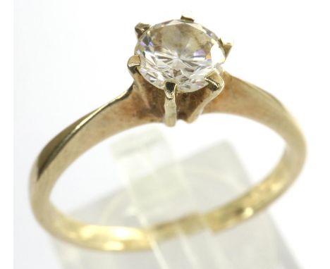 9ct gold CZ solitaire ring, size S, 2.5g. P&amp;P Group 1 (£14+VAT for the first lot and £1+VAT for subsequent lots) 