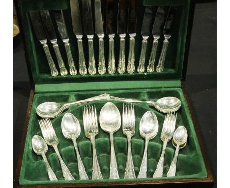 Boxed Sheffield stainless steel forty four piece, six serving cutlery set, complete. P&amp;P Group 3 (£25+VAT for the first l