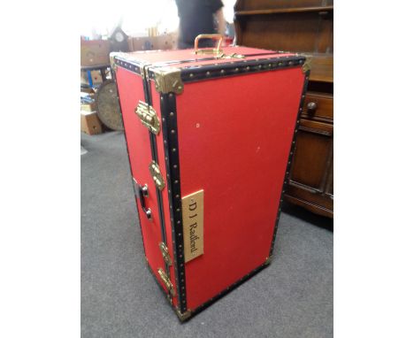 A retro style shipping trunk 