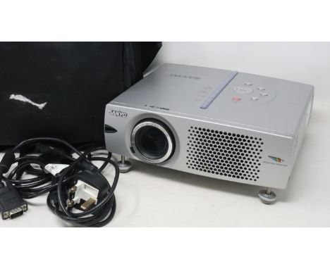 Sanyo projector, model PLC-SW20A. UK P&amp;P Group 2 (£20+VAT for the first lot and £4+VAT for subsequent lots) 