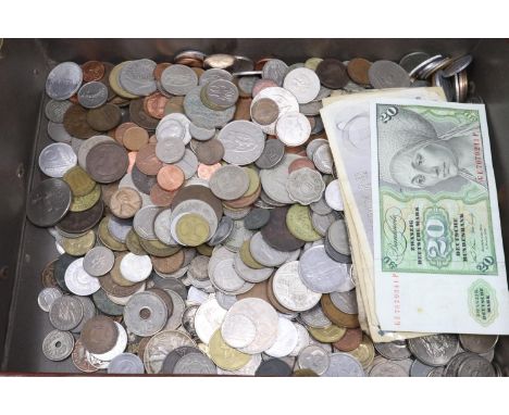 Collection of mixed world coins in a small leather briefcase. UK P&amp;P Group 2 (£20+VAT for the first lot and £4+VAT for su