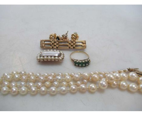 A split pearl memorial brooch, a gate style link brooch, two pairs of ear studs, gross weight 15.6g, together with an emerald