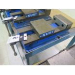 Kurt D688 6" Angle-Lock Vise