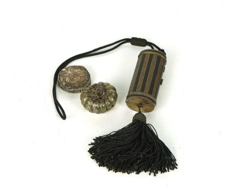 A GERMAN SILVER AND BLACK ENAMEL LADIES MAKE-UP CASE AND 2 FURTHER ITEMS (3)Circa 1930sOf tubular oval form, opening to revea