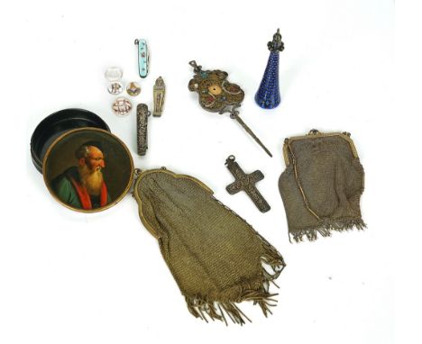 A RUSSIAN PAPIER MACHE PORTRAIT SNUFF BOX AND 12 FURTHER ITEMS (13)Early 19th Century &amp; LaterA Russian circular black lac