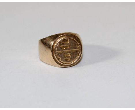 Signet ring, unreadable mark to outside of shank, size I