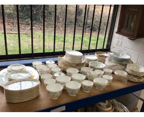 Minton Venessa pattern tea and dinner service