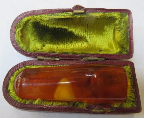 CASED VINTAGE AMBER CHEROOT HOLDER