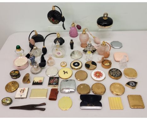 Ladies Accessories - Stratton and other Compacts;&nbsp; Caithness scent flask;&nbsp; Art Deco scent flask;&nbsp; others;&nbsp