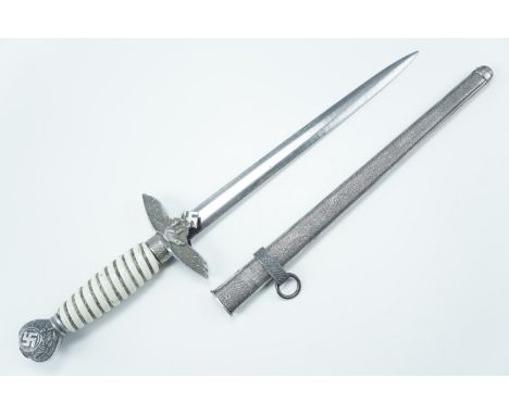 A German Third Reich Luftwaffe officer's second pattern dagger 