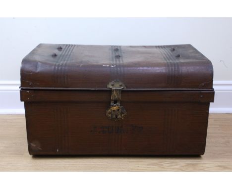 A tin trunk, 61 cm x 39 cm x 35 cm