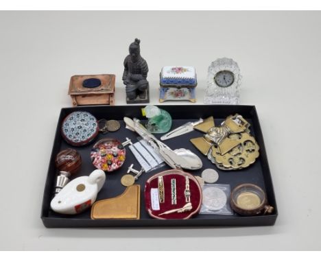 A mixed lot, to include a Pygmalion novelty piano compact. 