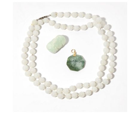 A jade bead necklacecomposed of a single strand of uniform white jade beads; together with a mottled green jade pendant with 