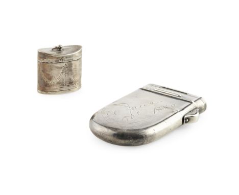 A Victorian Vesta / cigarillo caseHWD, London 1875, retailed by Cooper of St James, of rounded form, rounded end with a hinge