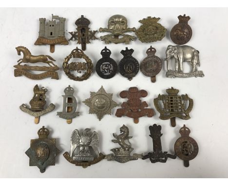 Sundry British Army cavalry cap badges