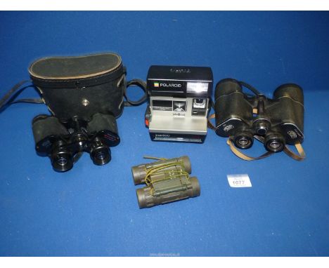 A pair of Carl Zeiss 'Jena' 10 x 50 binoculars, a Polaroid  Sun 600 LMS Land camera, etc.,