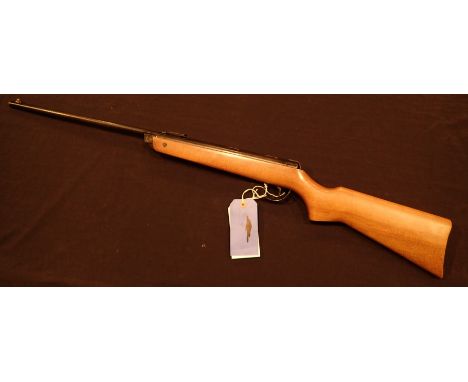 BSA Meteor MK2 air rifle 1962 - 1966  CONDITION REPORT: This item is working at lotting.