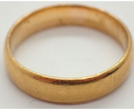 22ct gold wedding band size K 3.6g 