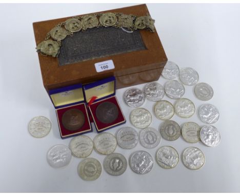 A silver topped wooden box containing a quantity of Scottish National Fat Stock Club medallions, together with a Chinese whit