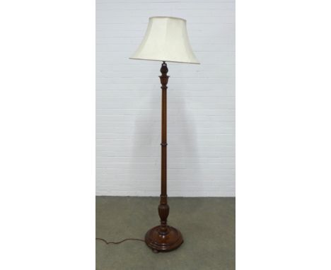 Mahogany cluster column standard lamp, 166cm high. 